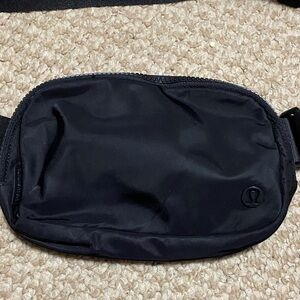 lululemon athletica  Black everywhere Belt Bag crossbody bag new